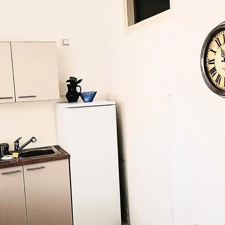 Stunning 2-Bed Apartment In Zadar