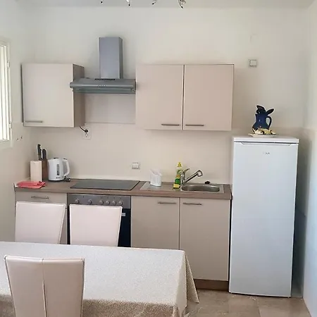 Stunning 2-Bed Apartment In Zadar アパート