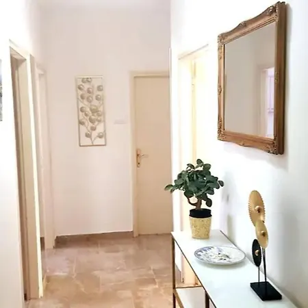 アパート Stunning 2-Bed Apartment In Zadar