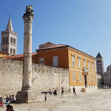 アパート Stunning 2-Bed Apartment In Zadar ザダル