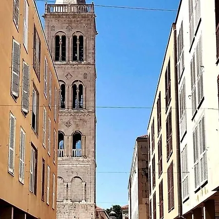 Stunning 2-Bed Apartment In Zadar アパート
